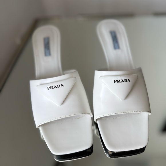 EUC PRADA Leather sandals $1,100 39 - Picture 7 of 13